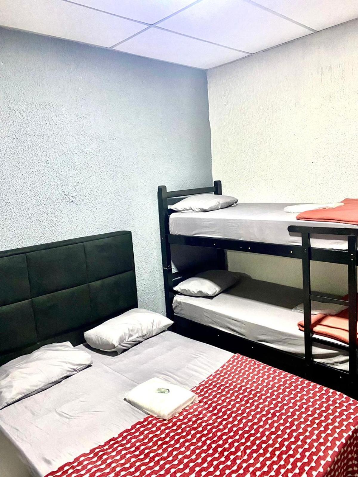 On Hostel II Gru Aeroporto Translado 24 Hs グアルーリョス エクステリア 写真