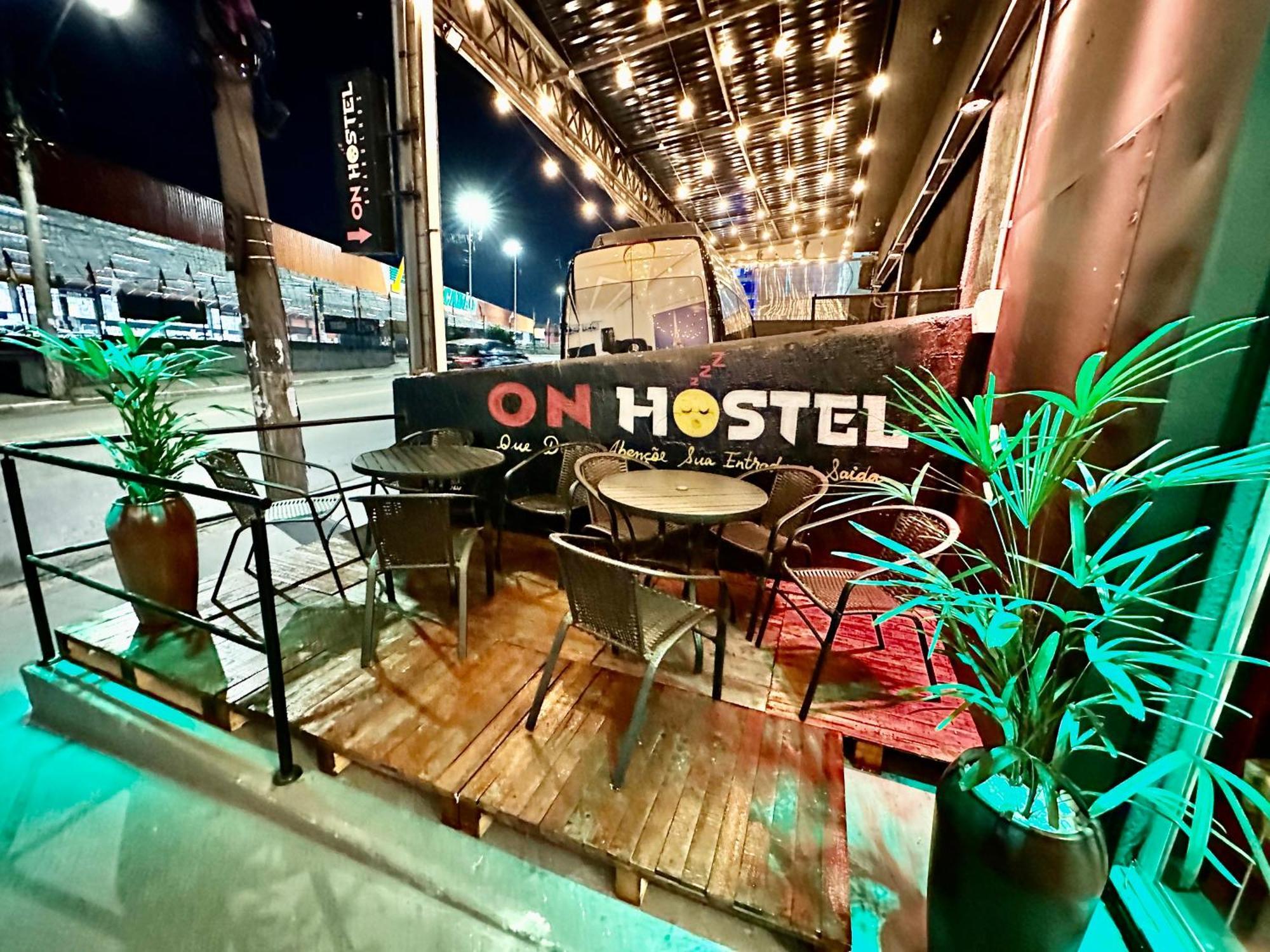 On Hostel II Gru Aeroporto Translado 24 Hs グアルーリョス エクステリア 写真